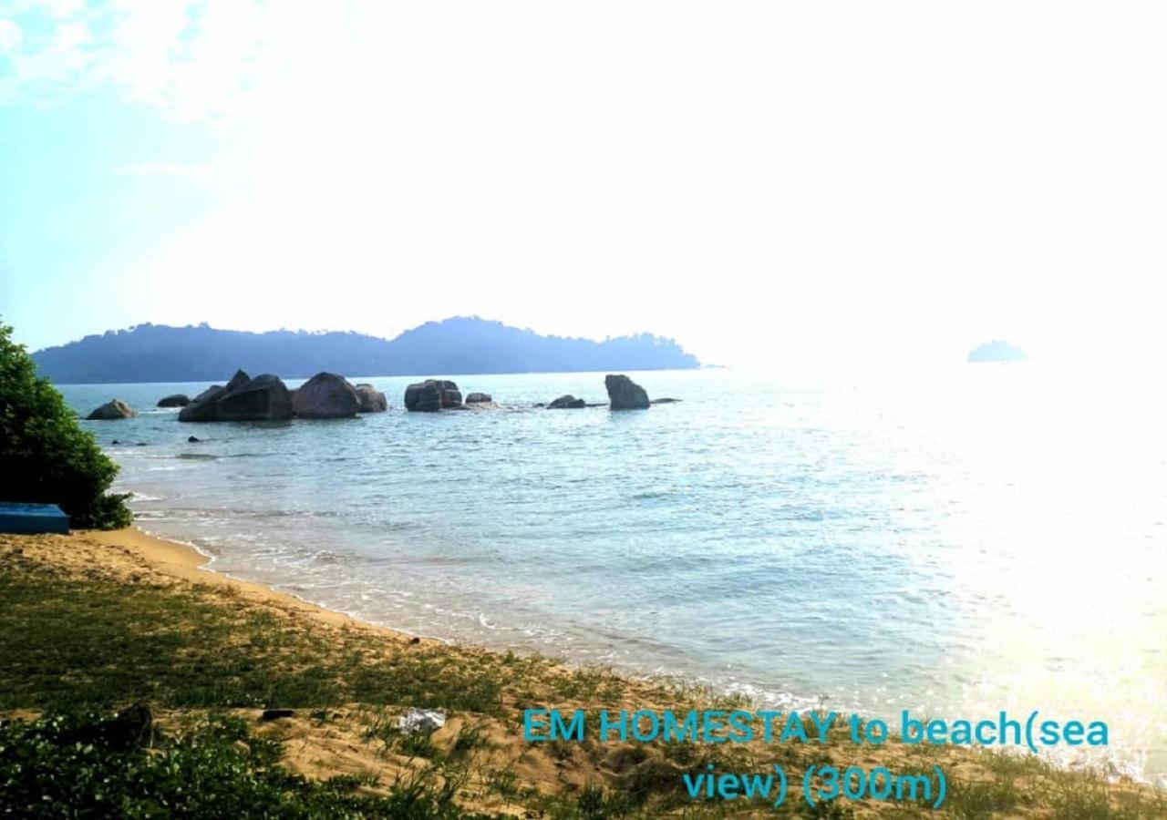 Em Homestay Pekan Pangkor Екстер'єр фото