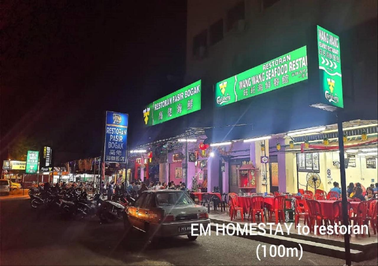 Em Homestay Pekan Pangkor Екстер'єр фото