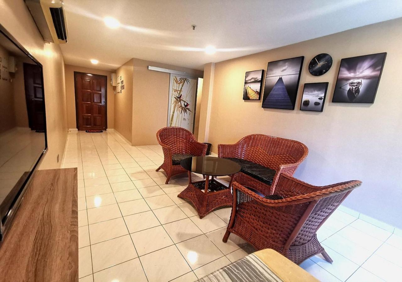 Em Homestay Pekan Pangkor Екстер'єр фото