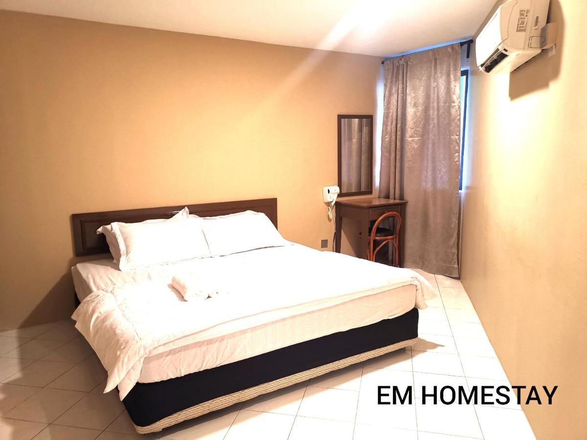 Em Homestay Pekan Pangkor Екстер'єр фото