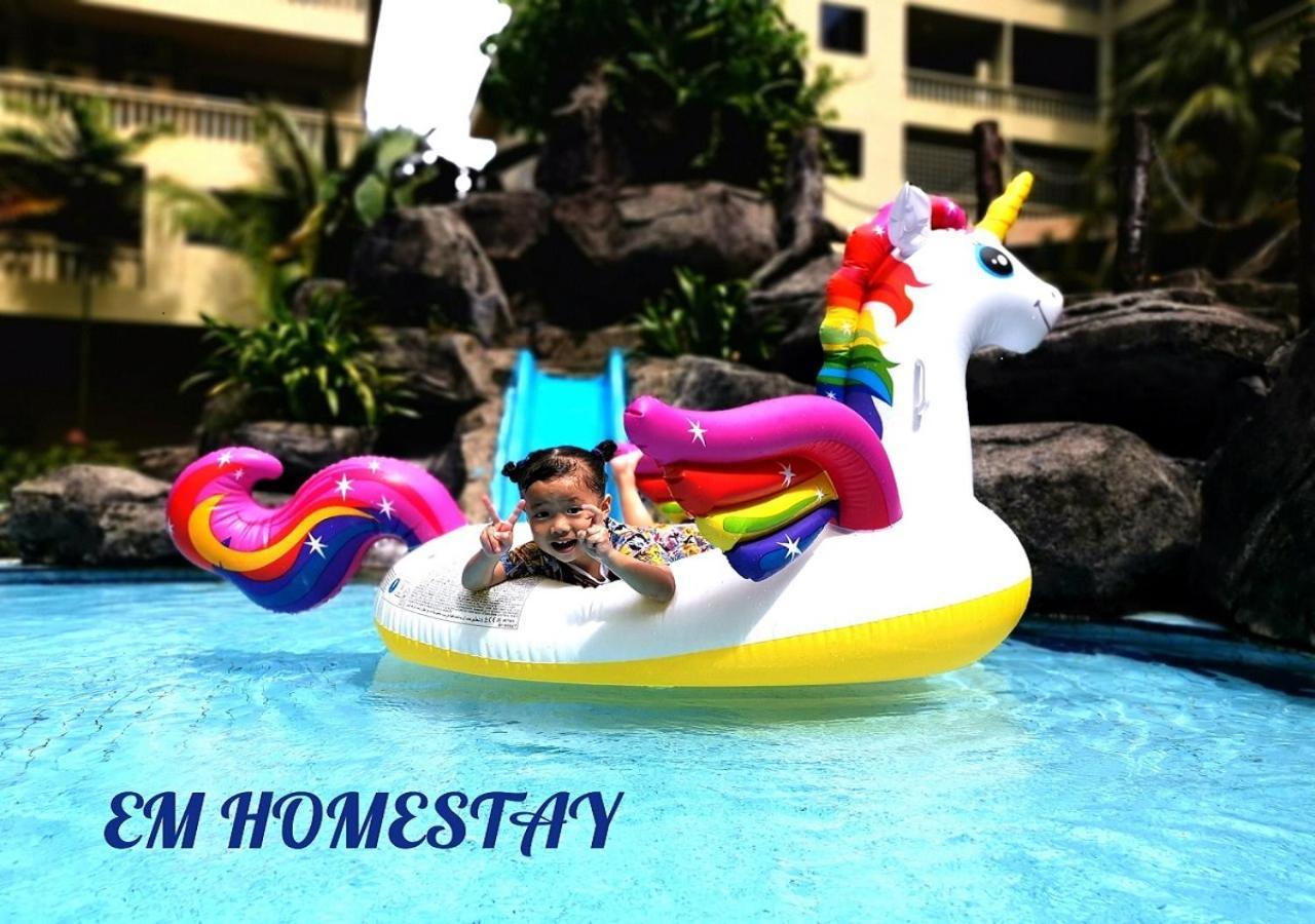 Em Homestay Pekan Pangkor Екстер'єр фото